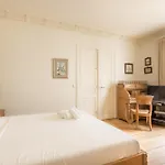 Veeve - Ambassador Hideaway